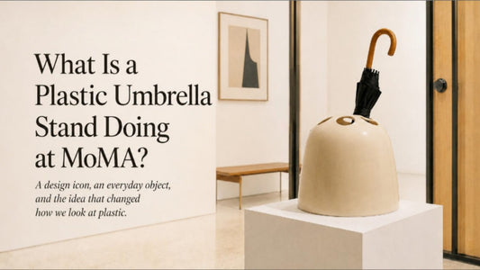 Dedalo umbrella stand exhibited in a pedestal