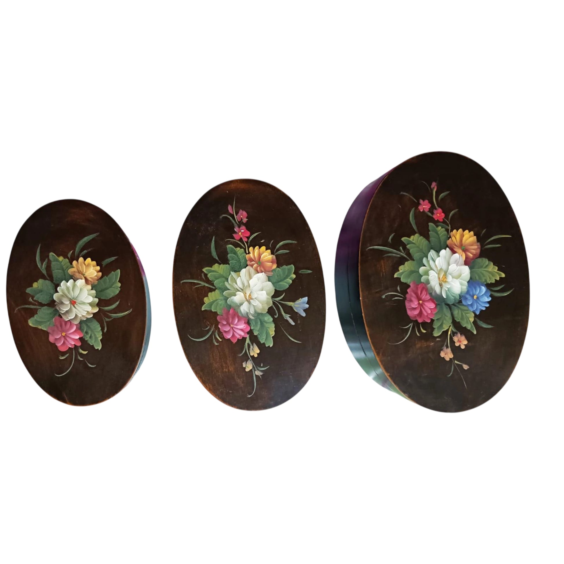Side view of the graduated floral wooden boxes 