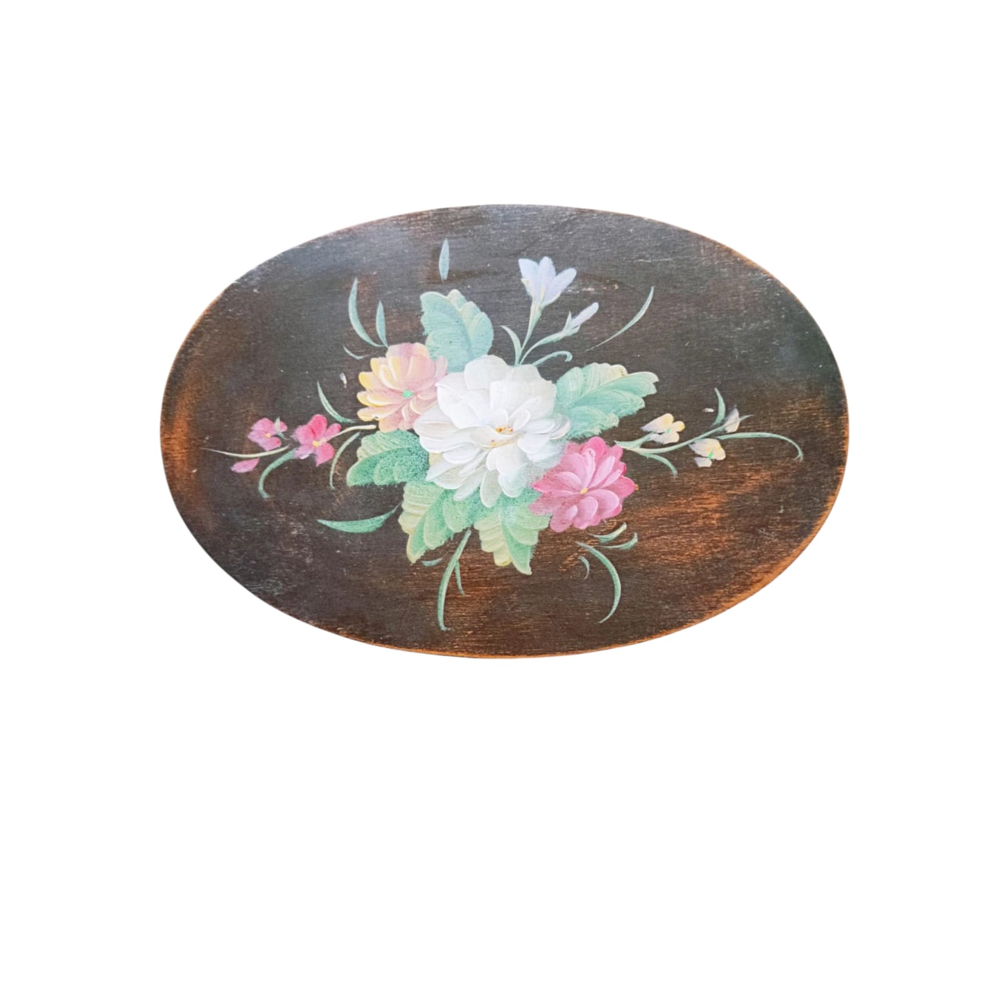 Close view of the floral decoration on the wooden lid 
