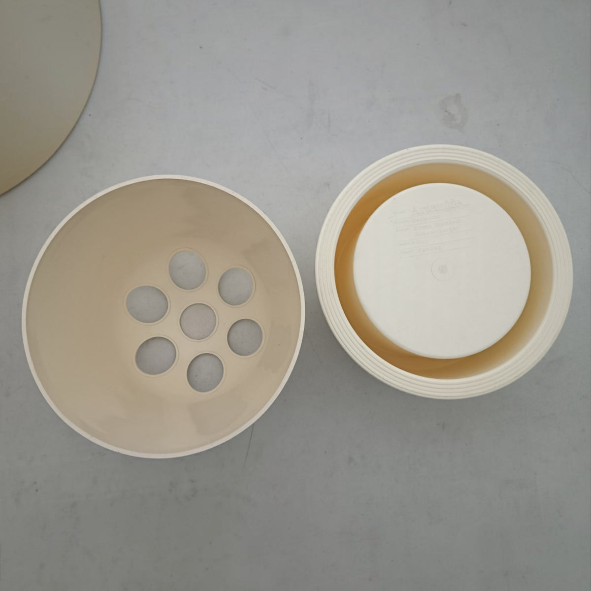 Dedalotto vase by Emma Gismondi for Artemide open