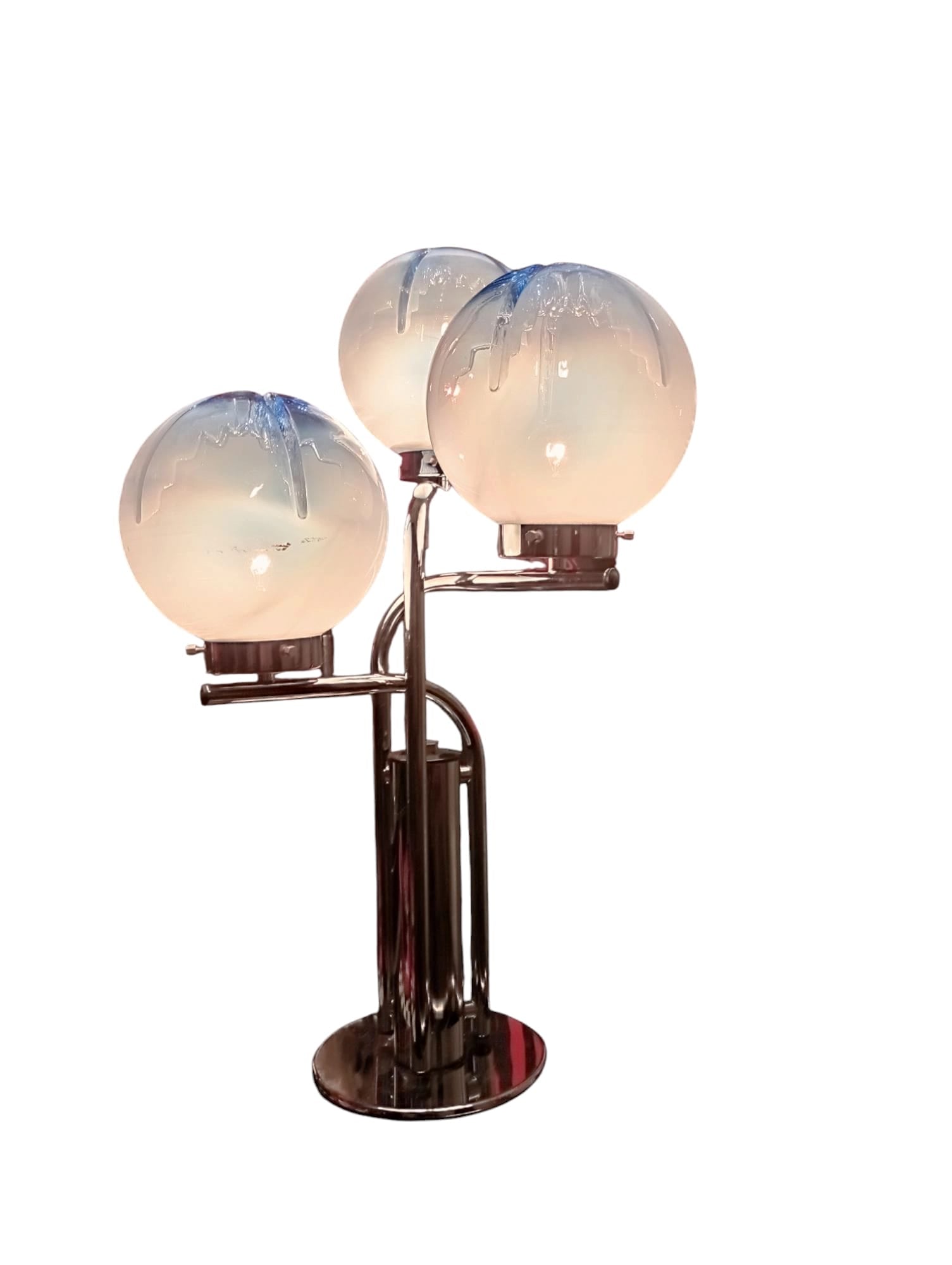 Chromed metal table lamp with blue and white glass shades